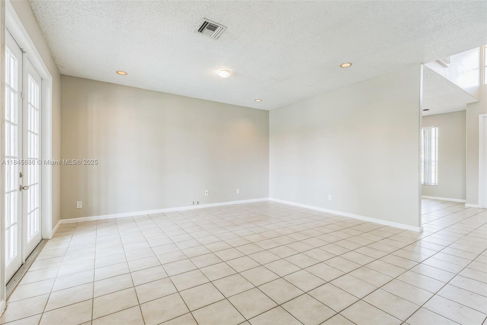 SILVER LAKES PHASE III - Residential