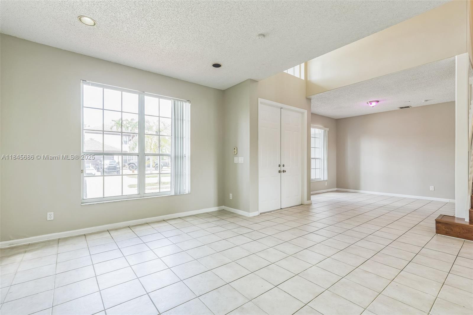 18091 SW 22nd St, Miramar, FL, 33029/$887,000 3 18091 SW 22nd St