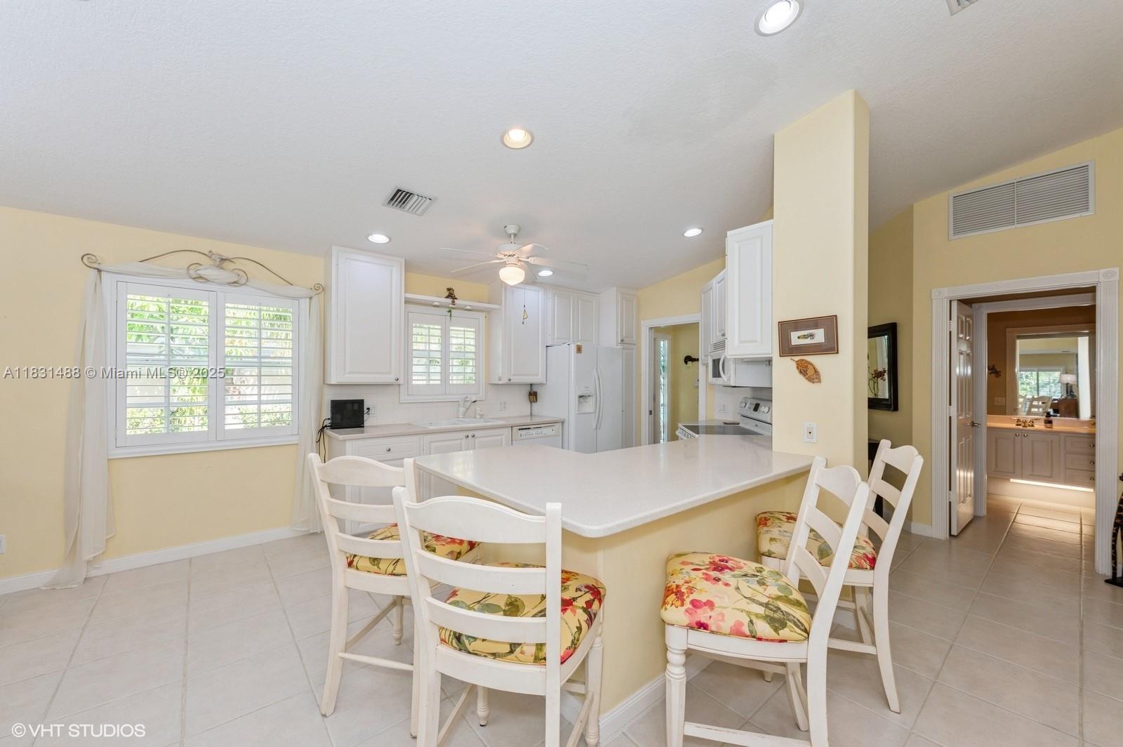 8163 Montserrat Pl