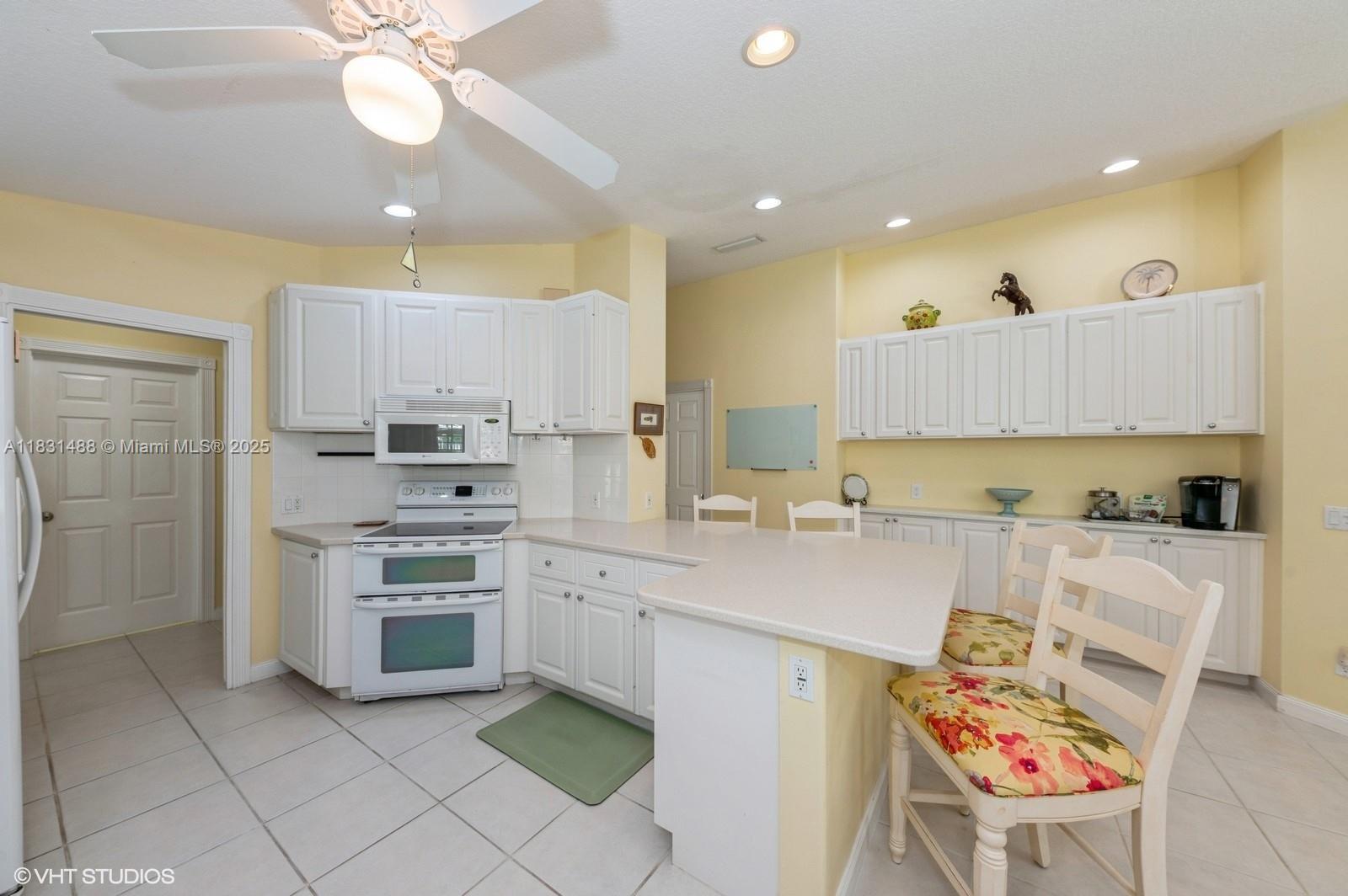8163 Montserrat Pl