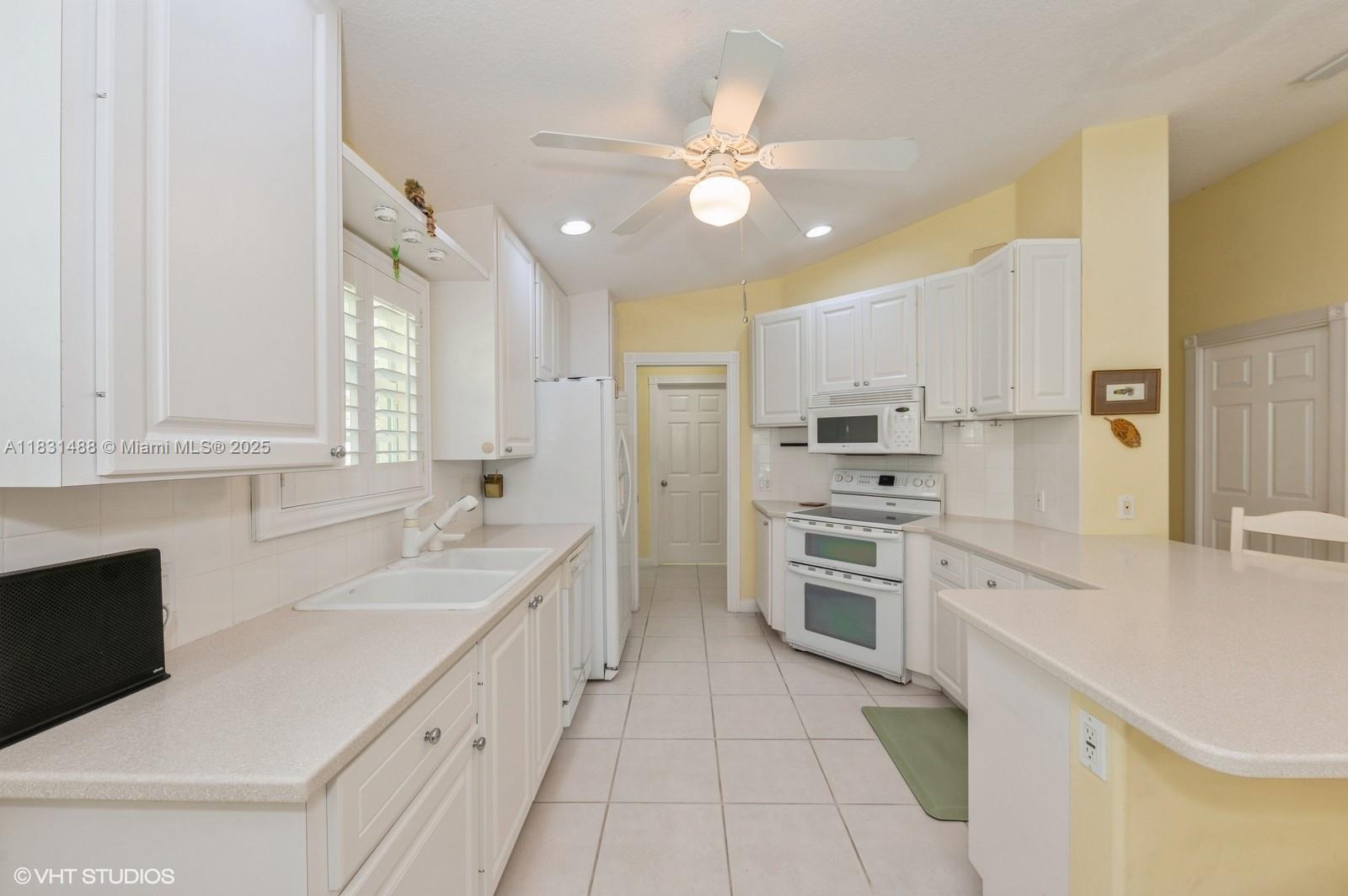 8163 Montserrat Pl