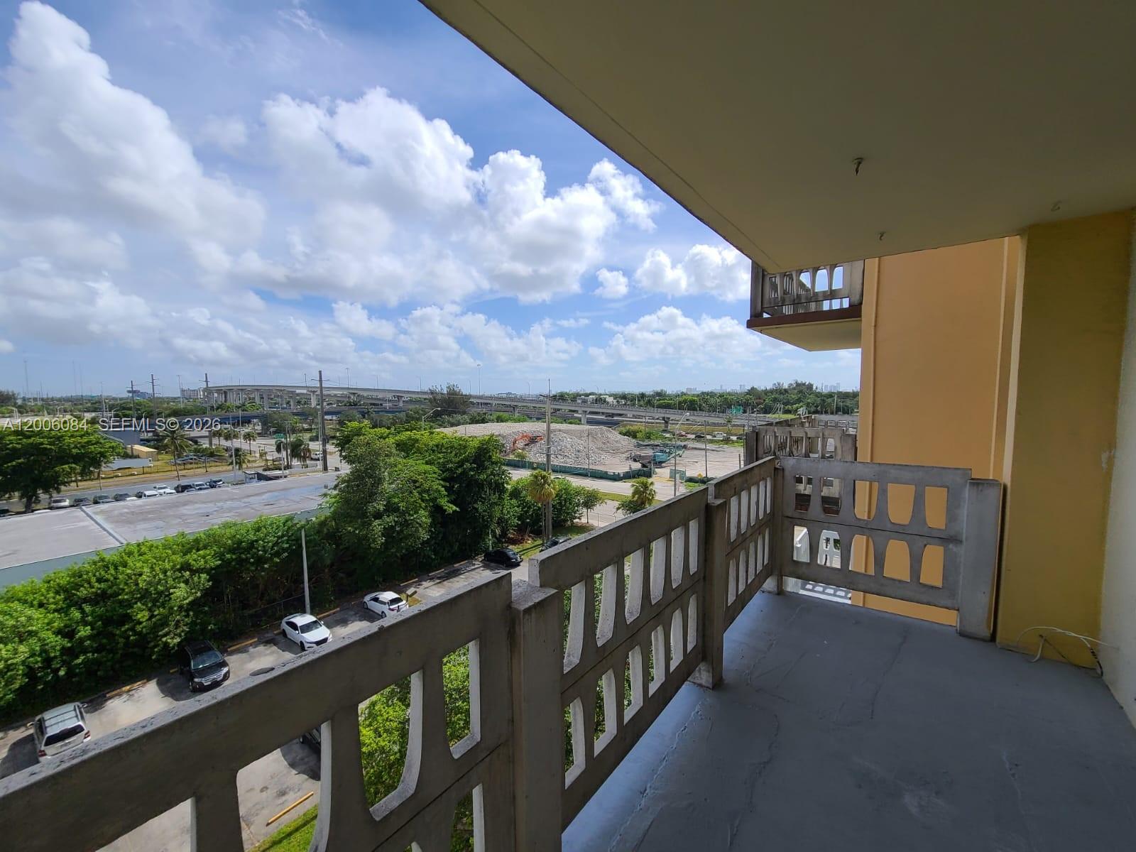 PARKWAY TOWERS BLDG 1 - Residential