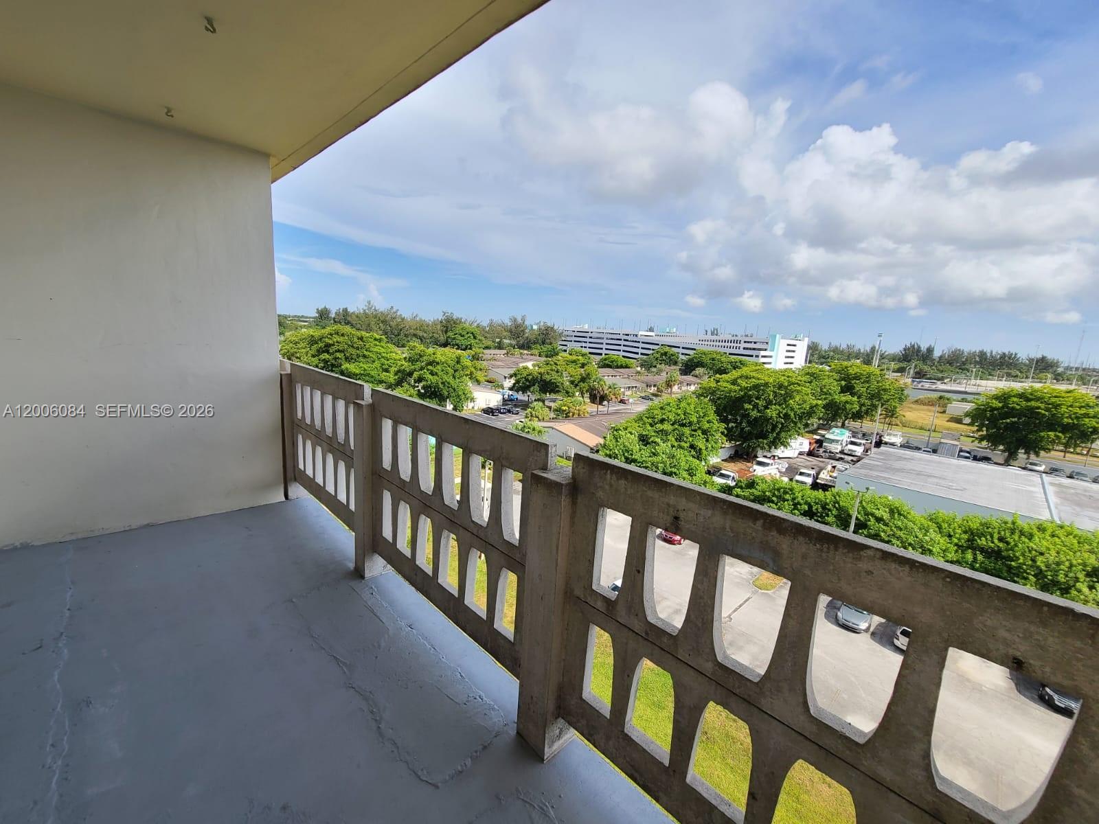 PARKWAY TOWERS BLDG 1 - Residential