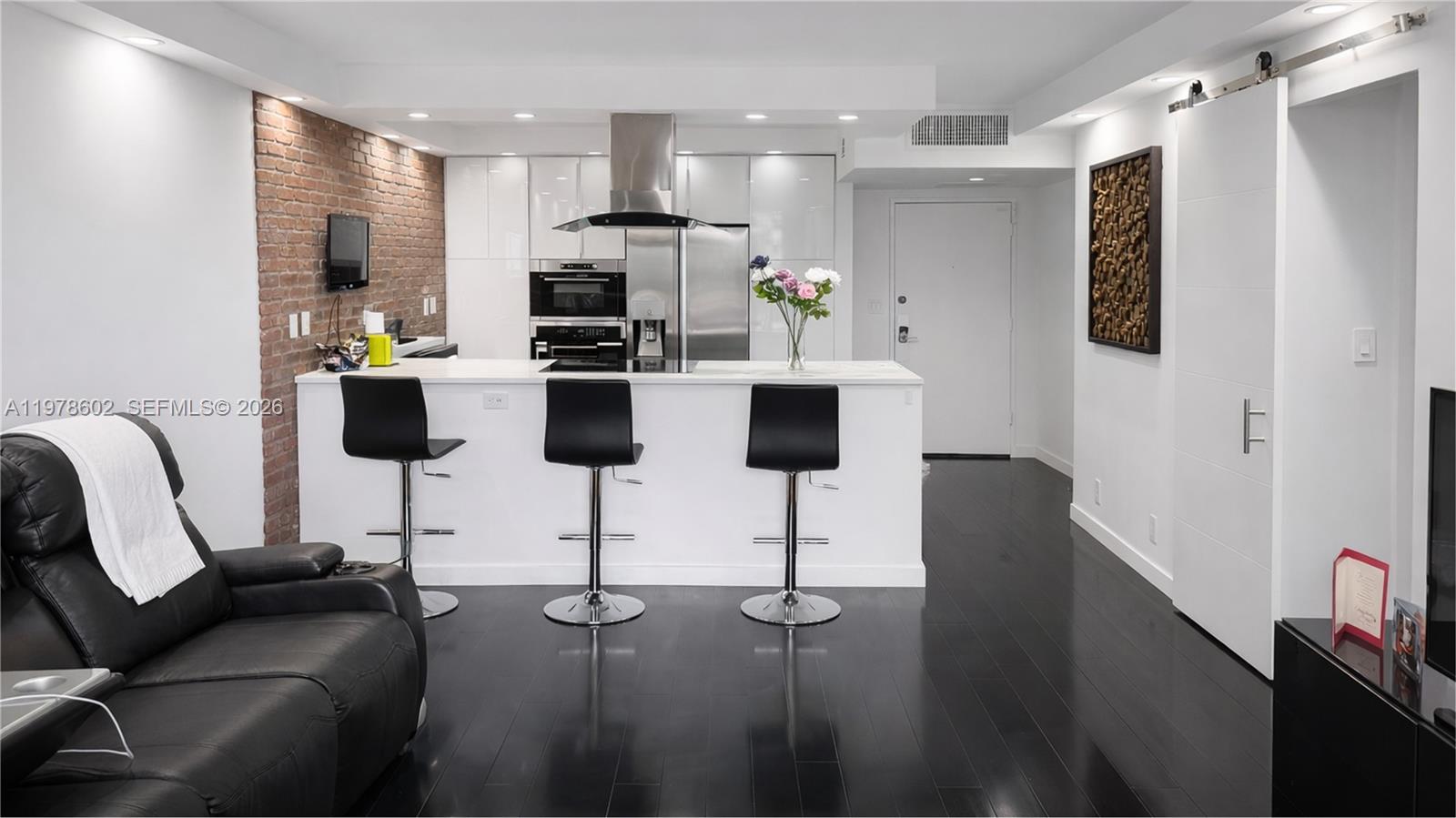 500 Three Islands Blvd 201