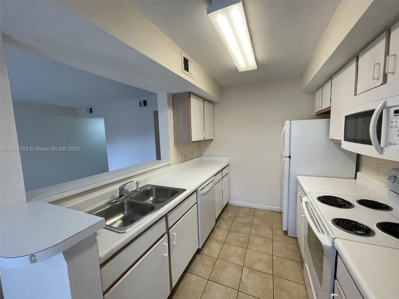 CASABLANCA ISLES CONDO - Residential Lease