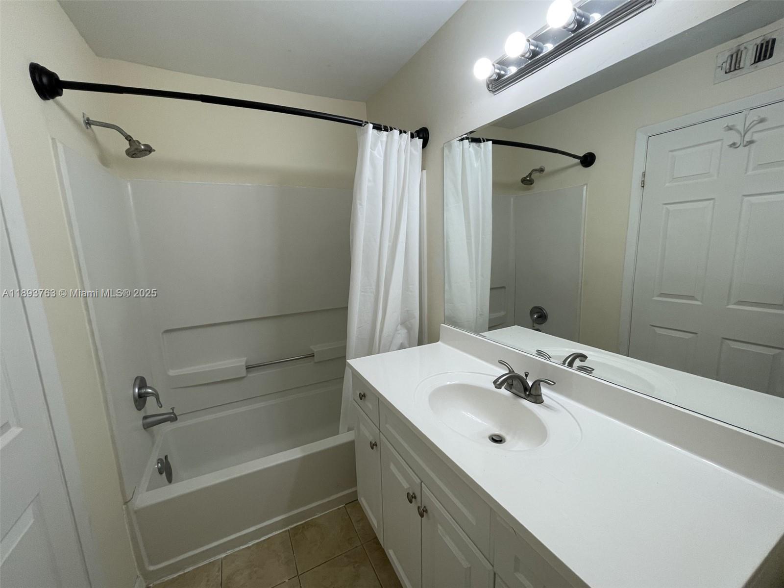 CASABLANCA ISLES CONDO - Residential Lease