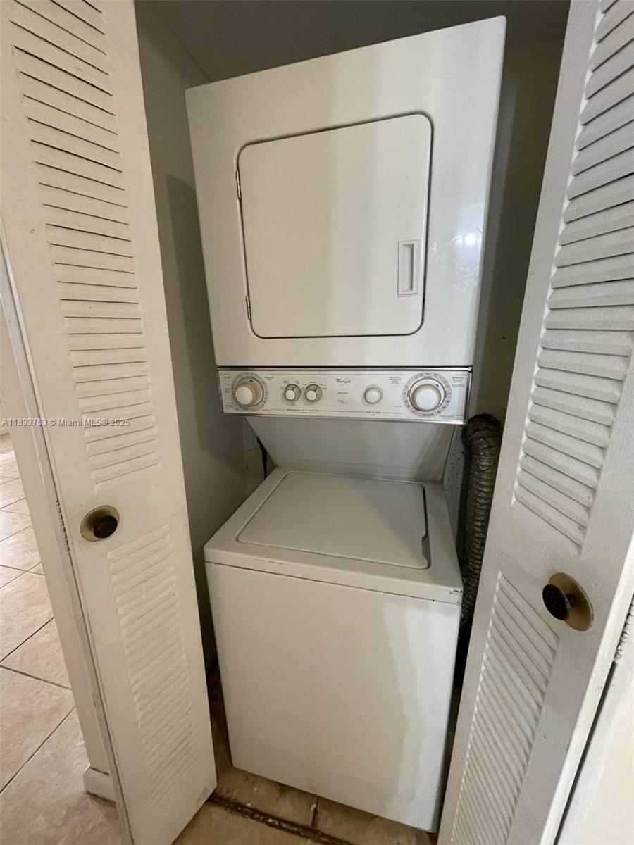 CASABLANCA ISLES CONDO - Residential Lease