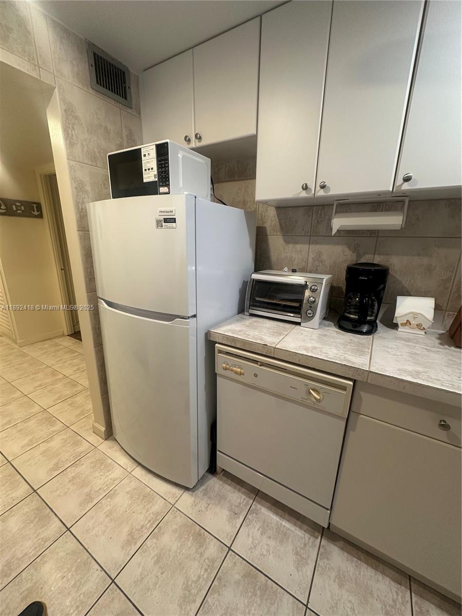 GRANADA HOUSE CONDOMINIUM - Residential