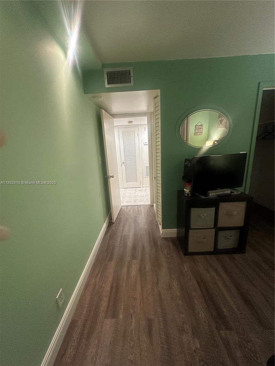 GRANADA HOUSE CONDOMINIUM - Residential