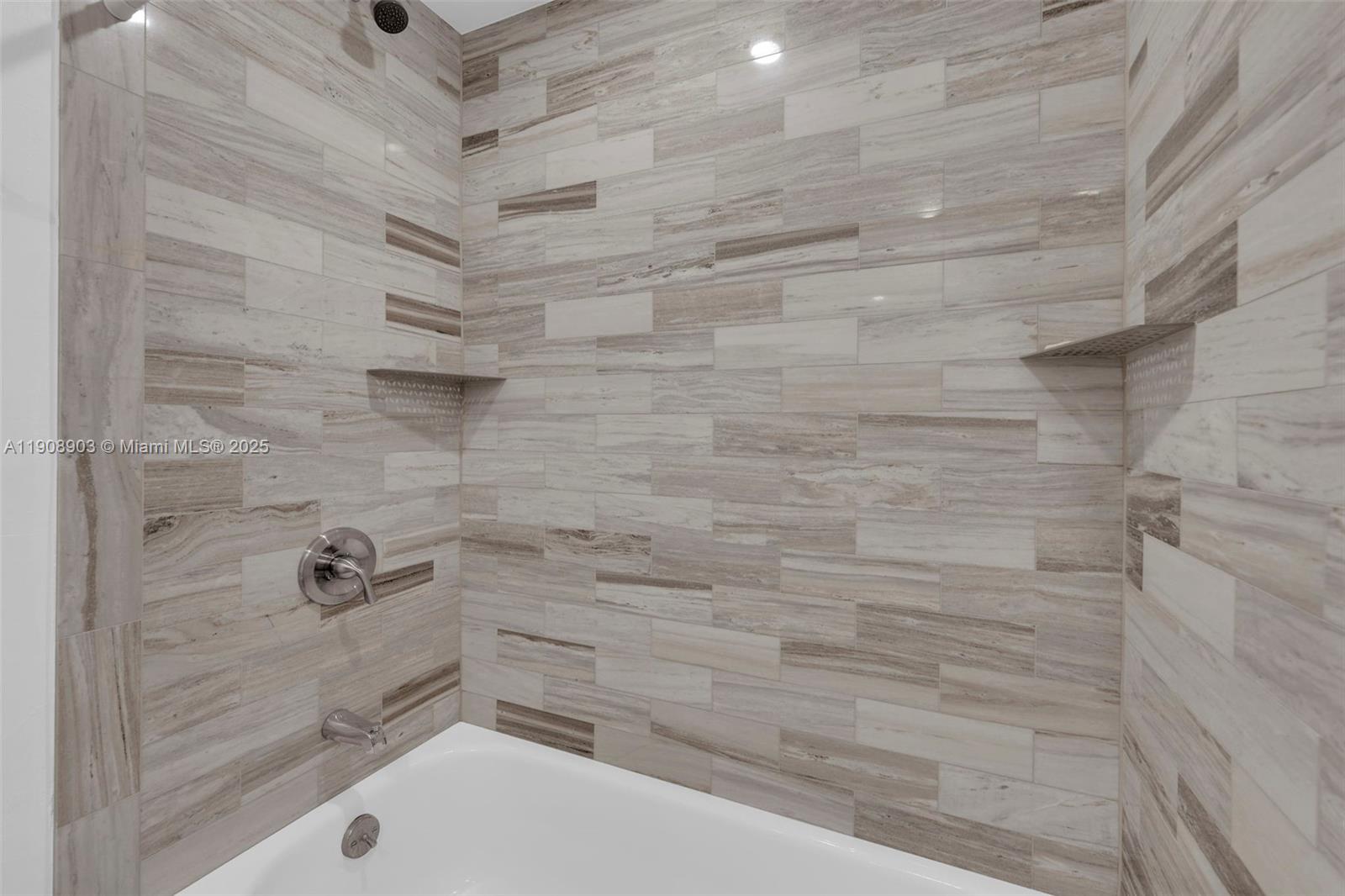 WHISKEY CREEK VILLAGE GREE - Residential