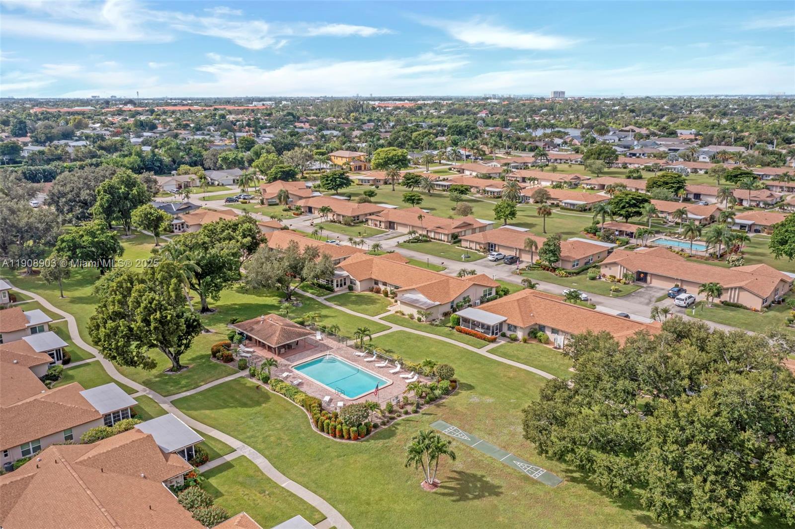 WHISKEY CREEK VILLAGE GREE - Residential