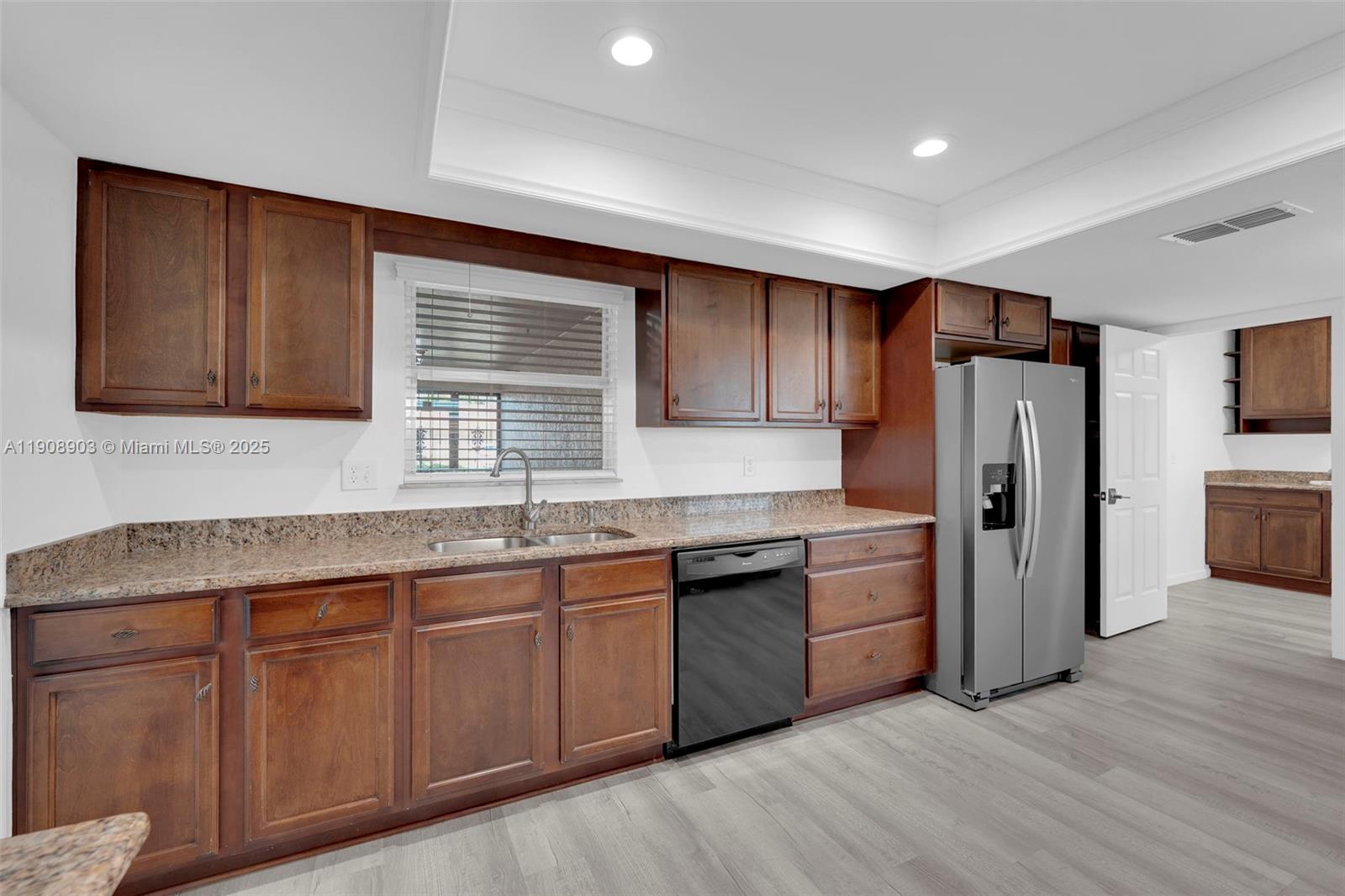 WHISKEY CREEK VILLAGE GREE - Residential