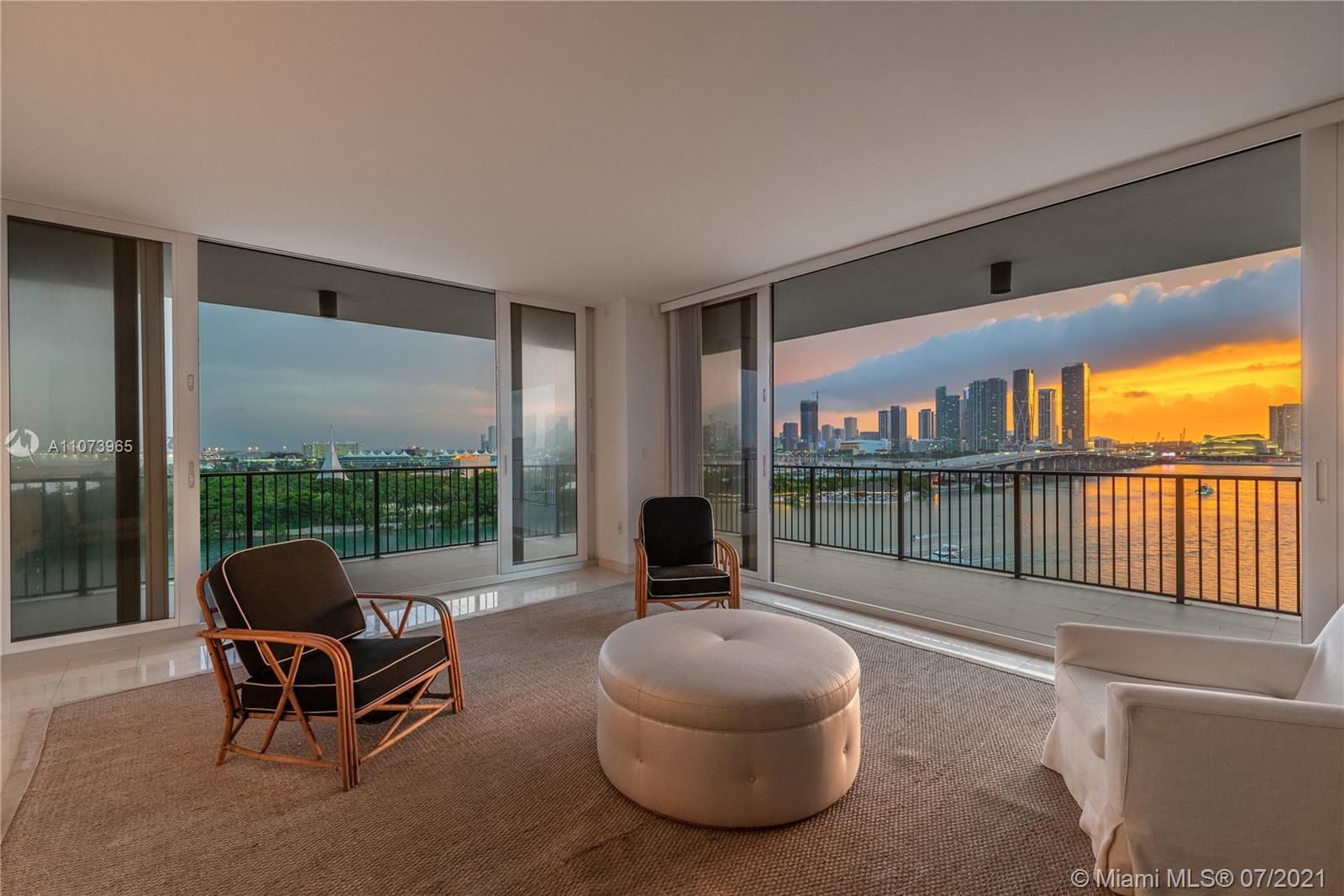 ONE THOUSAND VENETIAN WAY - Residential