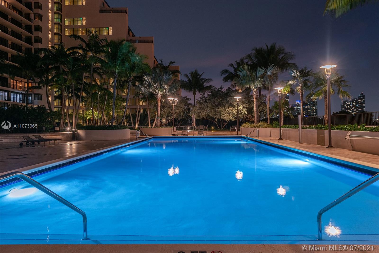ONE THOUSAND VENETIAN WAY - Residential