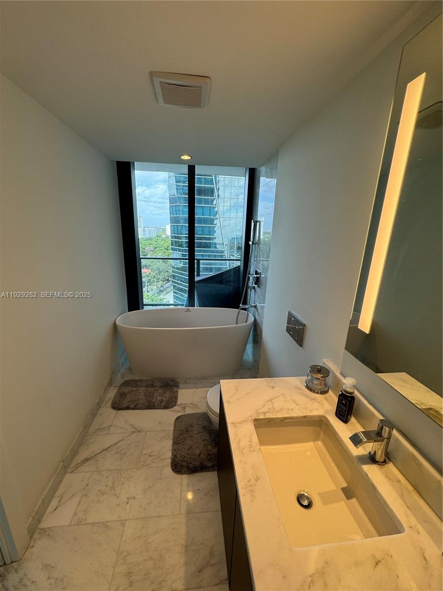 ECHO BRICKELL CONDO - Residential Lease