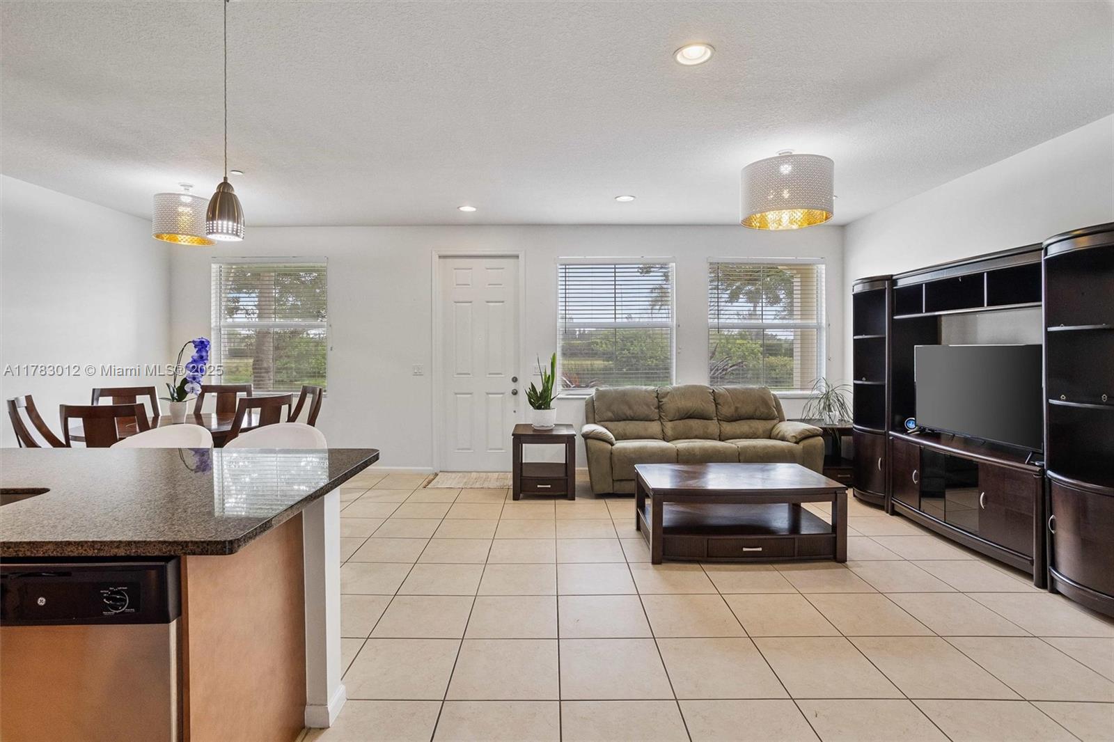 4023 Cascada Cir