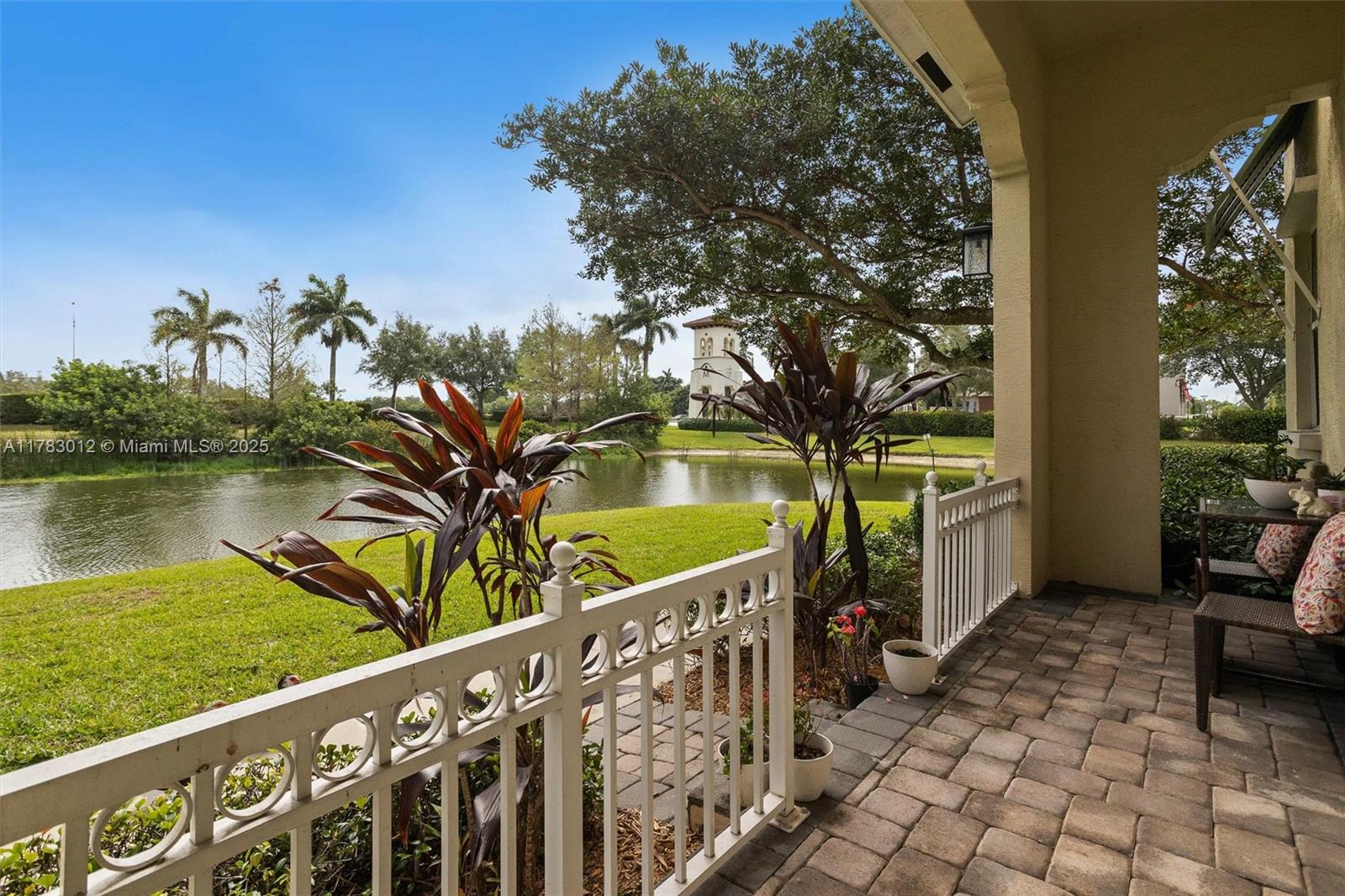 4023 Cascada Cir