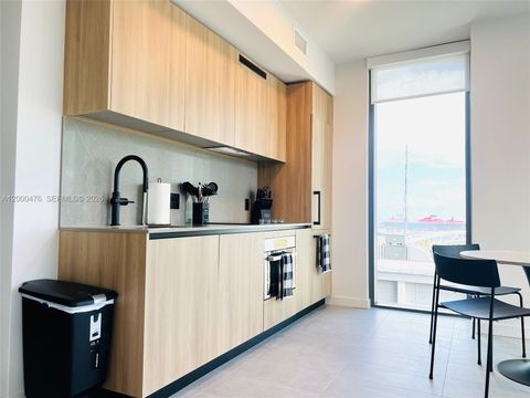 121 NE 25th ST 1701 Miami FL 33132