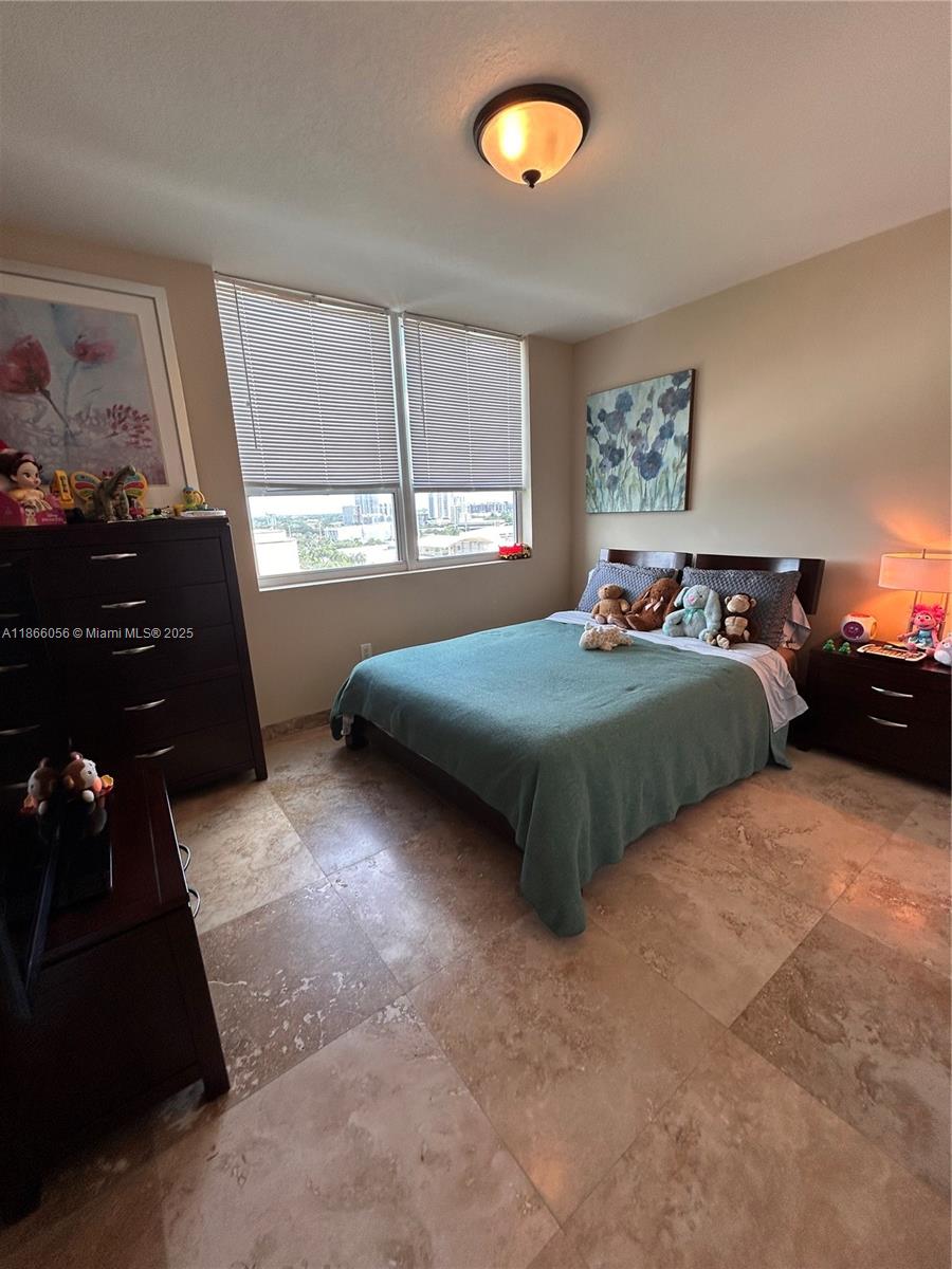 SYMPHONY NORTH CONDO - Residential Lease