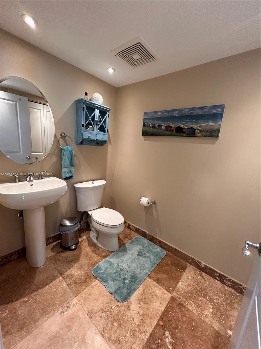 SYMPHONY NORTH CONDO - Residential Lease