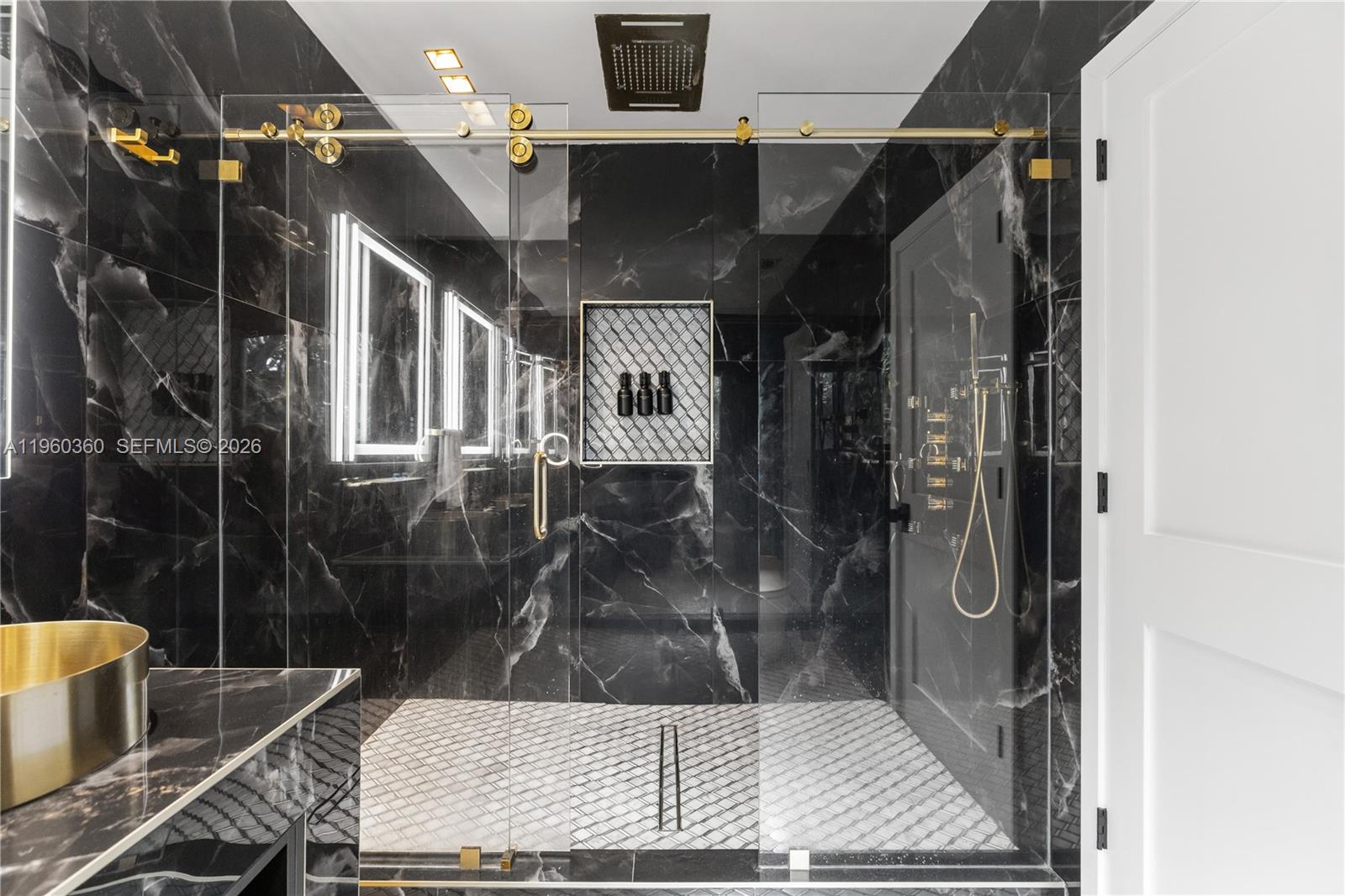 BRICKELLS FLAGLER - Residential