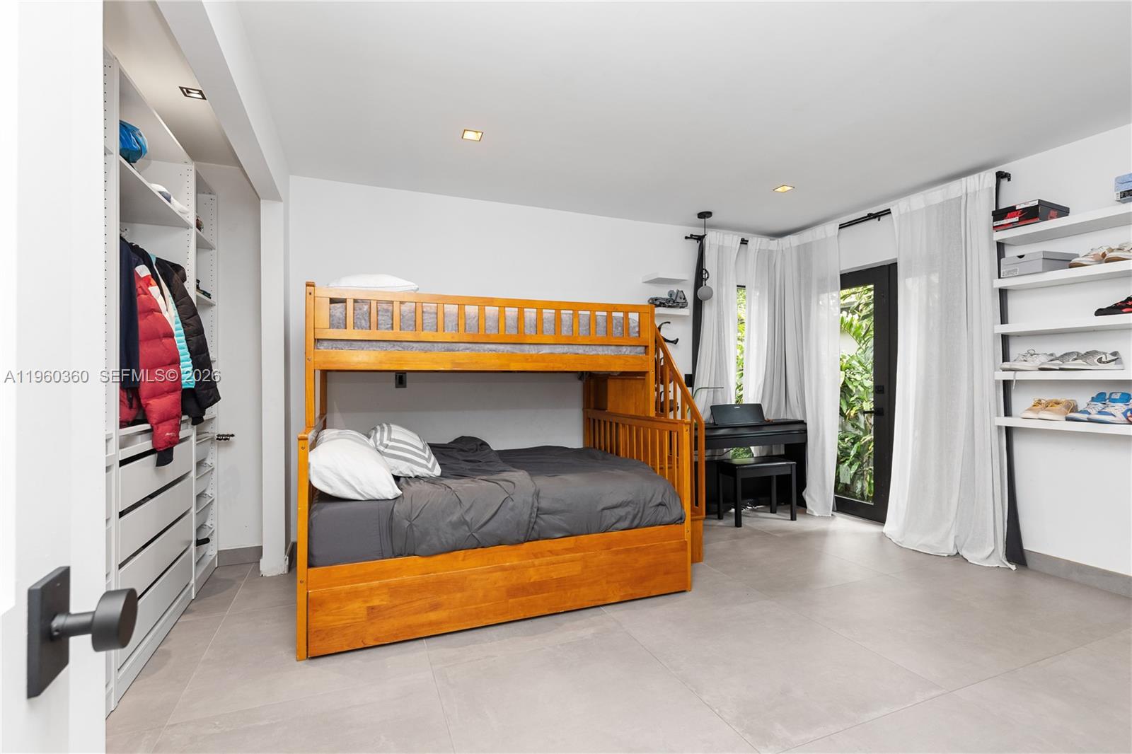 BRICKELLS FLAGLER - Residential