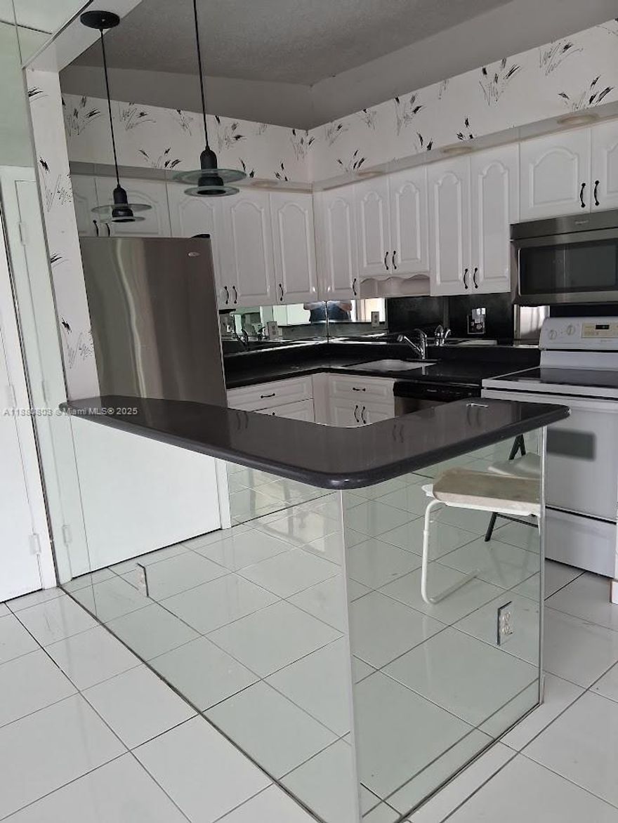 BEAUTIFUL 2/2 CONDO WITH BREATHTAKING LAKE VIEW. 2ND FLOOR IN AN ALL AGE COMMUNITY. WASHER AND
DRYER IN UNIT. TILE AND VINYL FLOORS. PORCH/PATIO HAS IMPACT WINDOWS. VERY GOOD CONDITION. A+ SCHOOL AREA. BALCONY, WALK-IN CLOSET. LARGE SWIMMING
POOL, TENNIS, SHUFFLE BOARD ETC; CAN WALK TO TAMARAC SQUARE. COMMUNITY CENTER, MAIN LIBRARY.
CITY HALL, SAWGRASS MILLS MALL, AND RESTAURANTS ARE VERY CLOSE.
