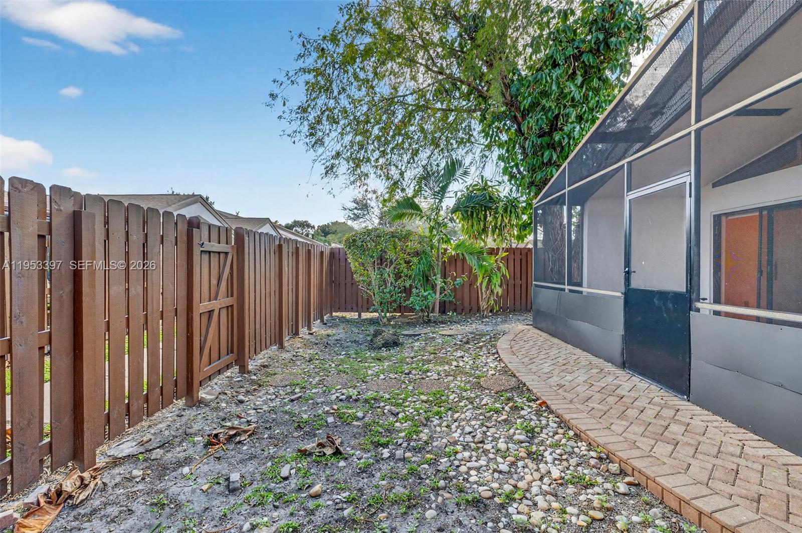 OMEGA VILLAS 3 CONDO - Residential