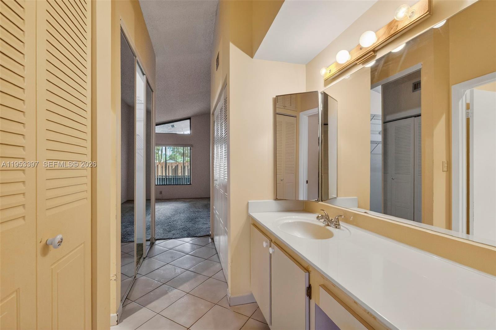 OMEGA VILLAS 3 CONDO - Residential