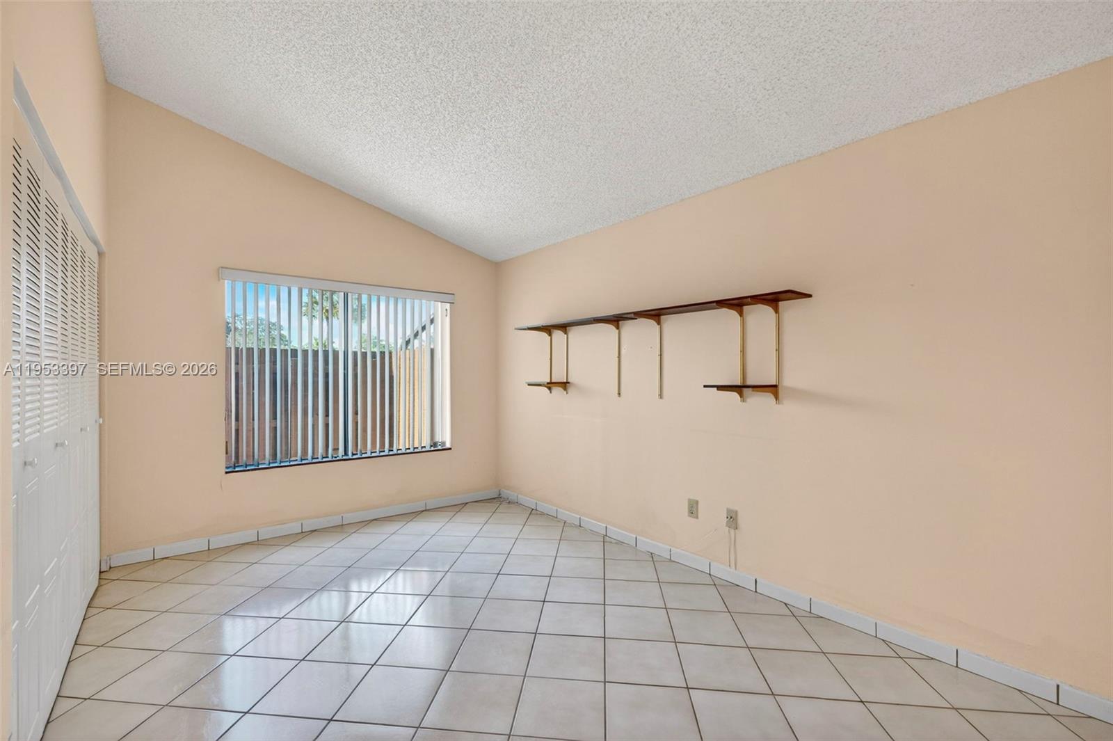 OMEGA VILLAS 3 CONDO - Residential