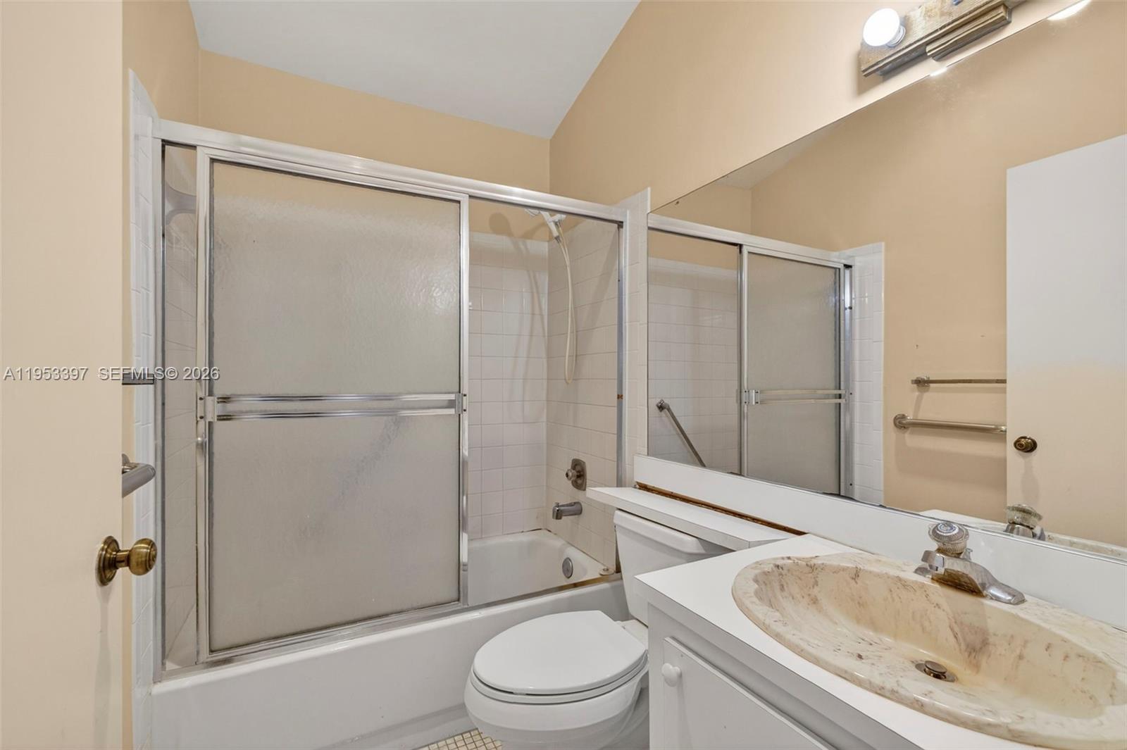 OMEGA VILLAS 3 CONDO - Residential