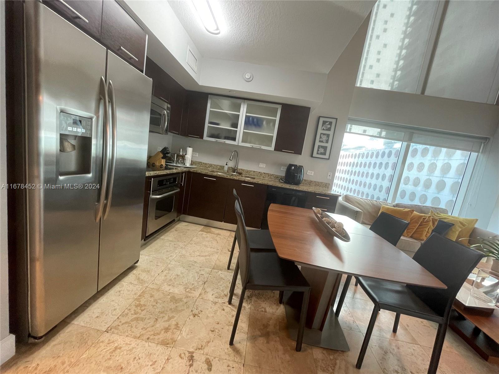 BRICKELL ON THE RIVER S T - Residential Lease