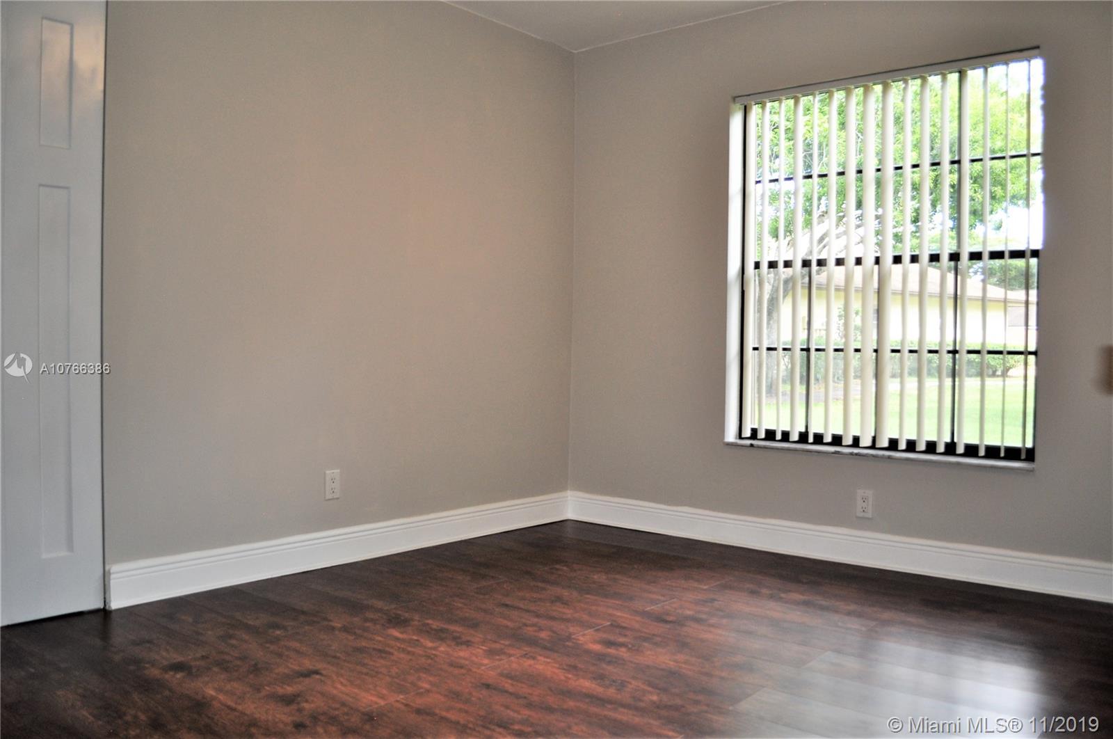 NOVA HILLS 3 CONDO - Residential