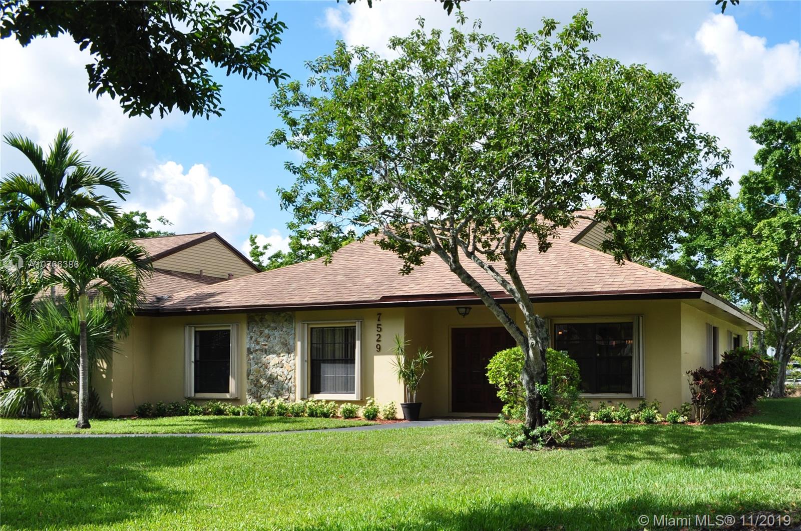 NOVA HILLS 3 CONDO - Residential