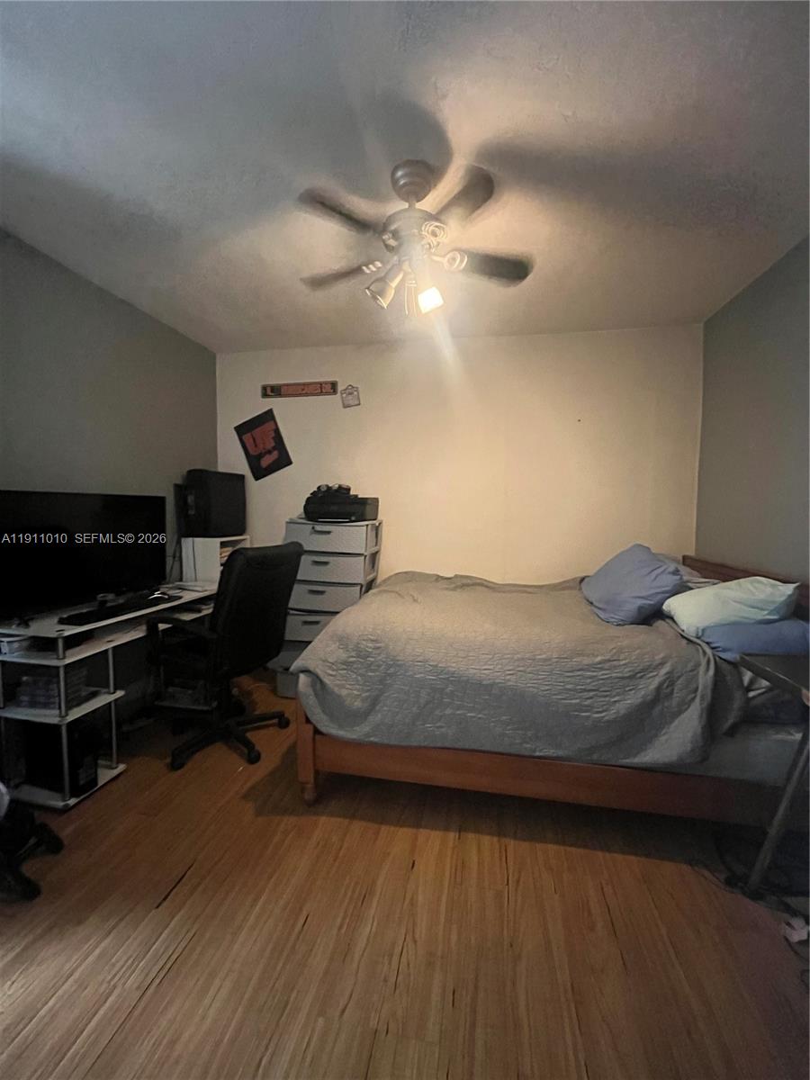 DEVON-AIRE VILLAS SEC 8 - Residential