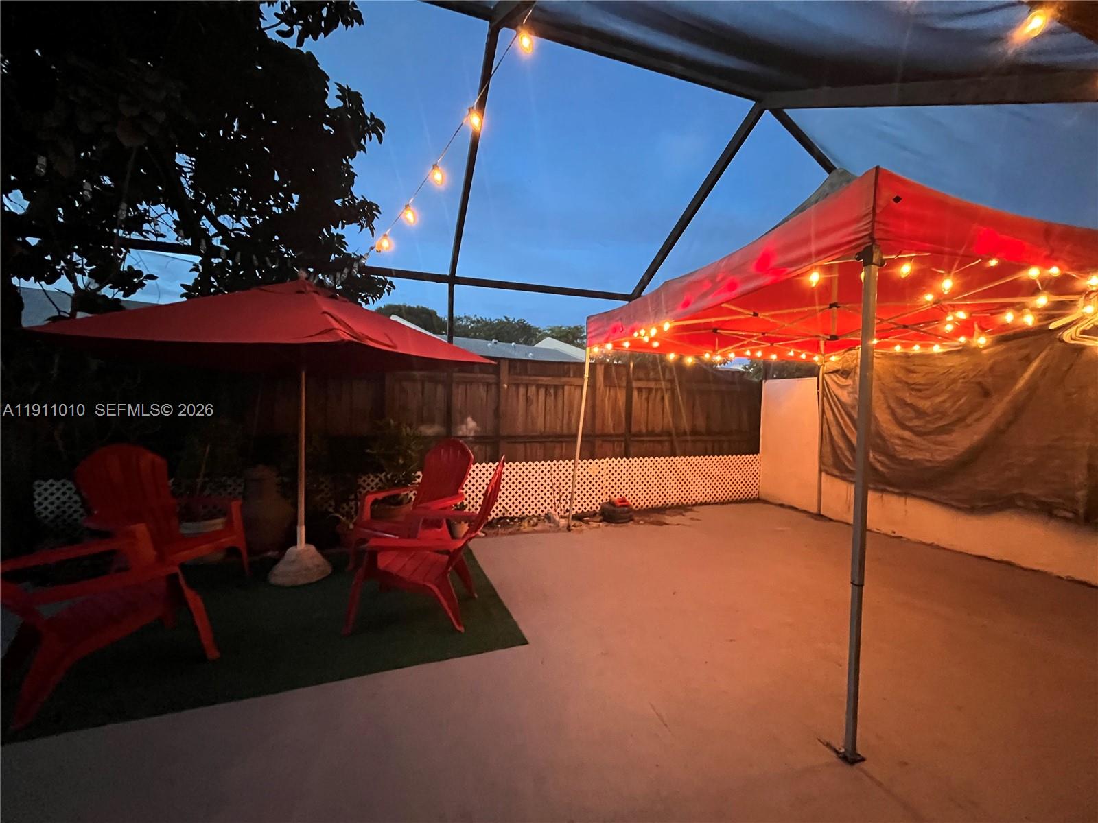 DEVON-AIRE VILLAS SEC 8 - Residential