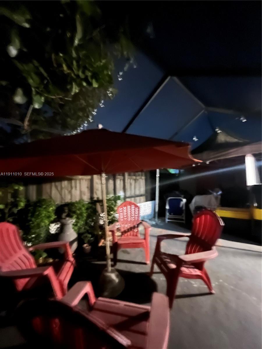 DEVON-AIRE VILLAS SEC 8 - Residential