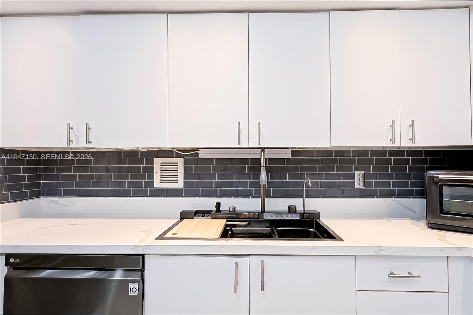 GRANDVIEW AT EMERALD HILL - Residential