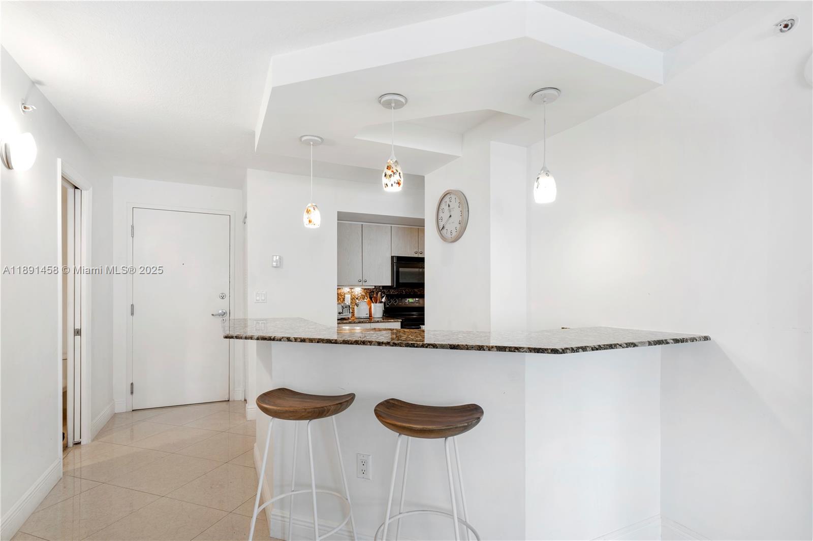 THE COLLINS CONDO - Residential Lease