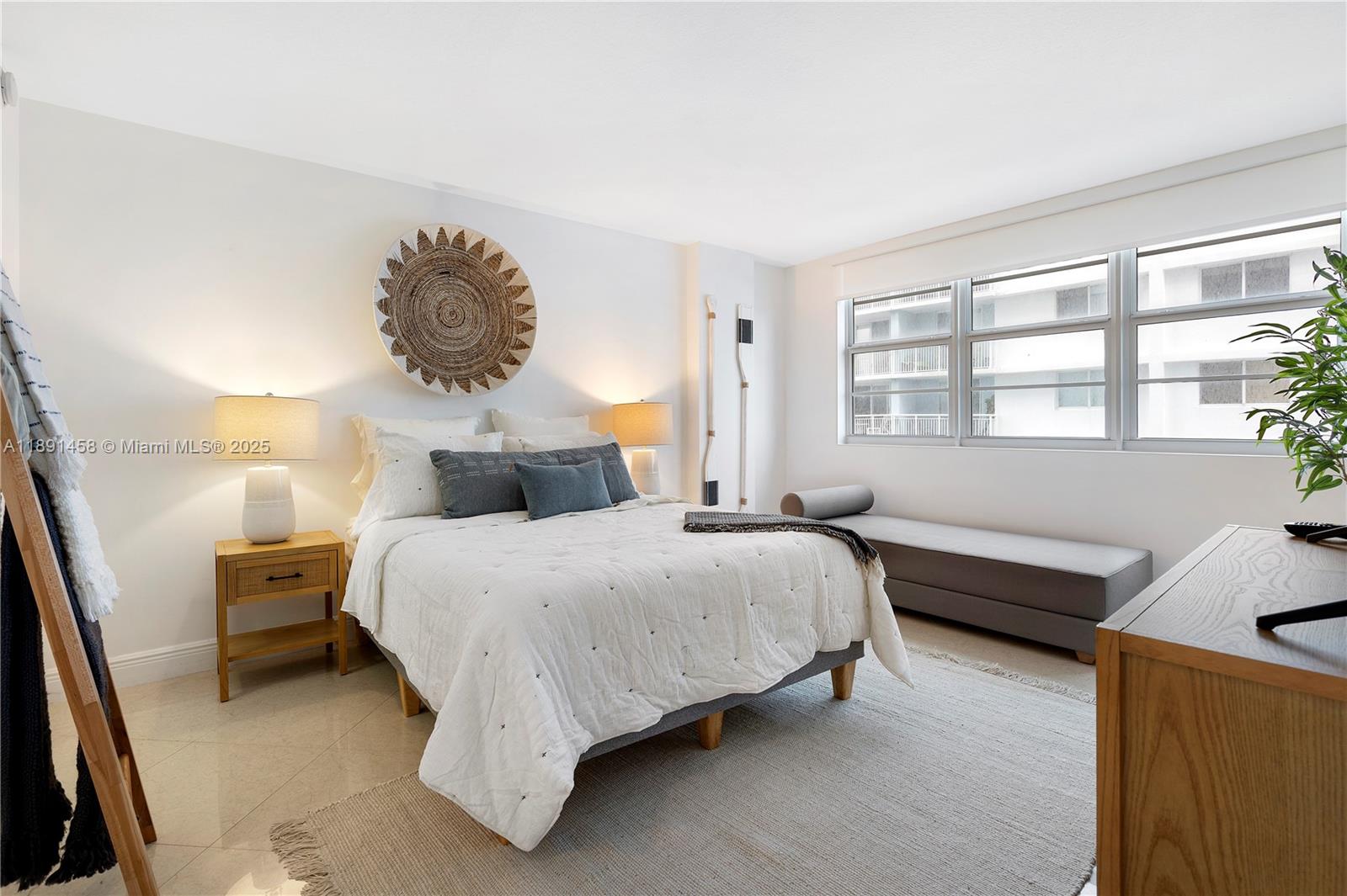 THE COLLINS CONDO - Residential Lease