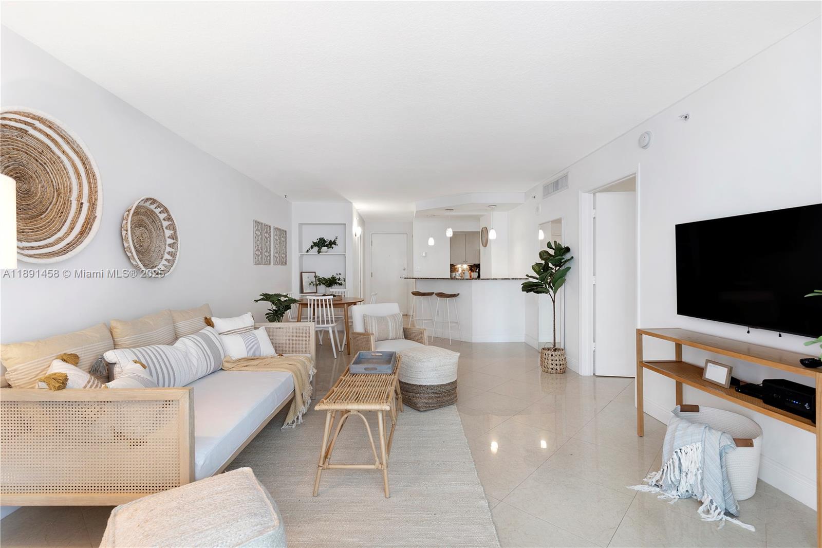 THE COLLINS CONDO - Residential Lease