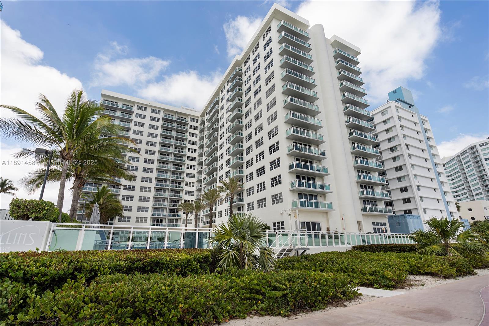 THE COLLINS CONDO - Residential Lease