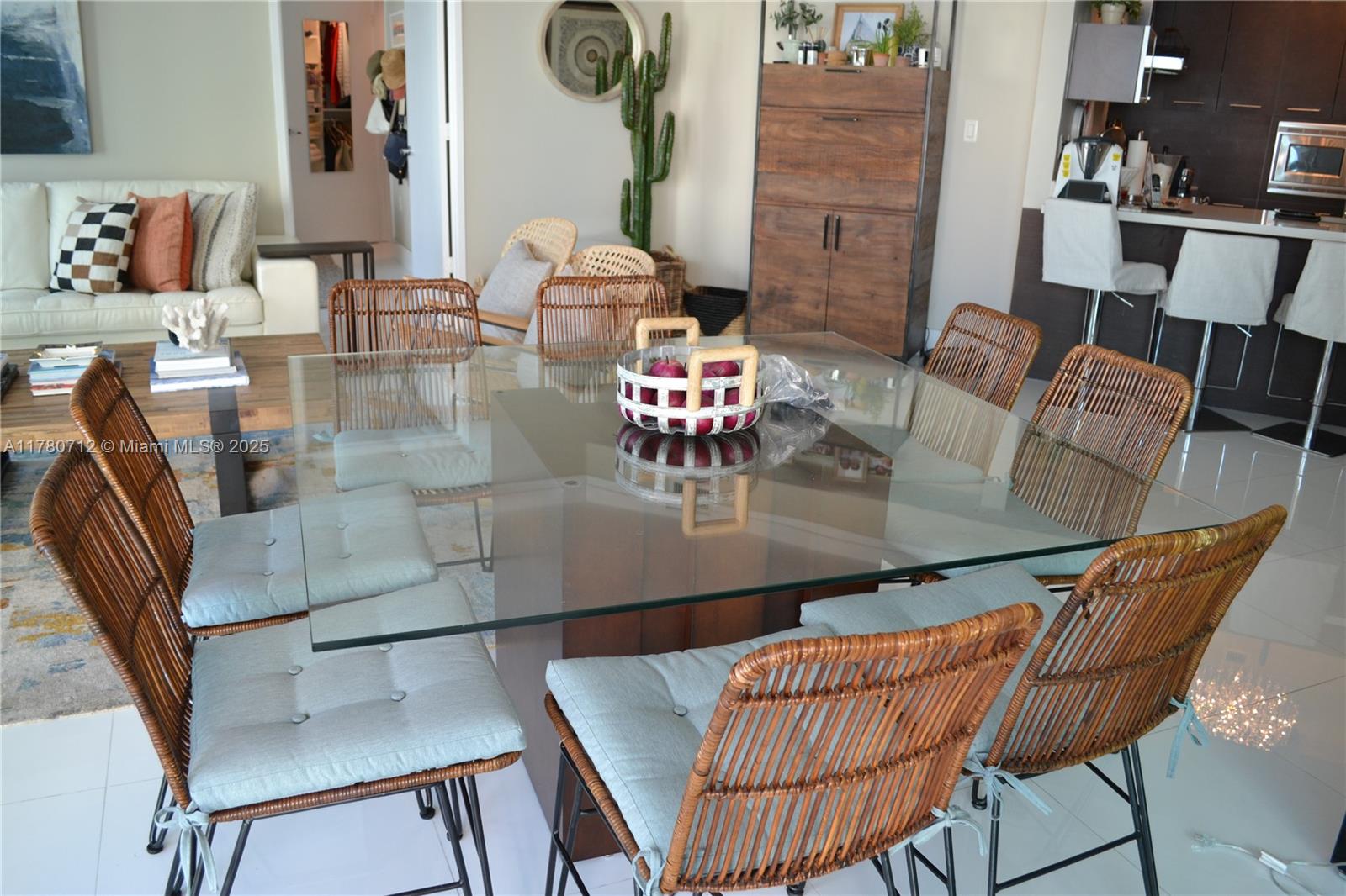 ST TROPEZ ON THE BAY III - Residential