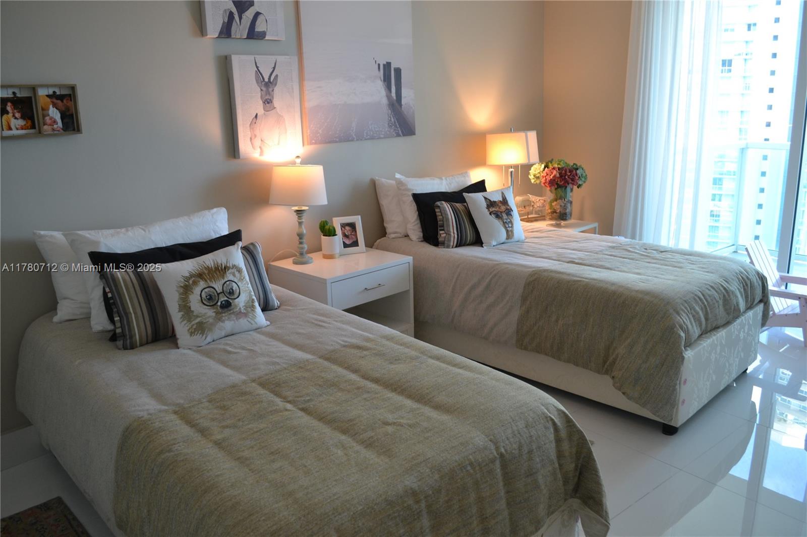ST TROPEZ ON THE BAY III - Residential