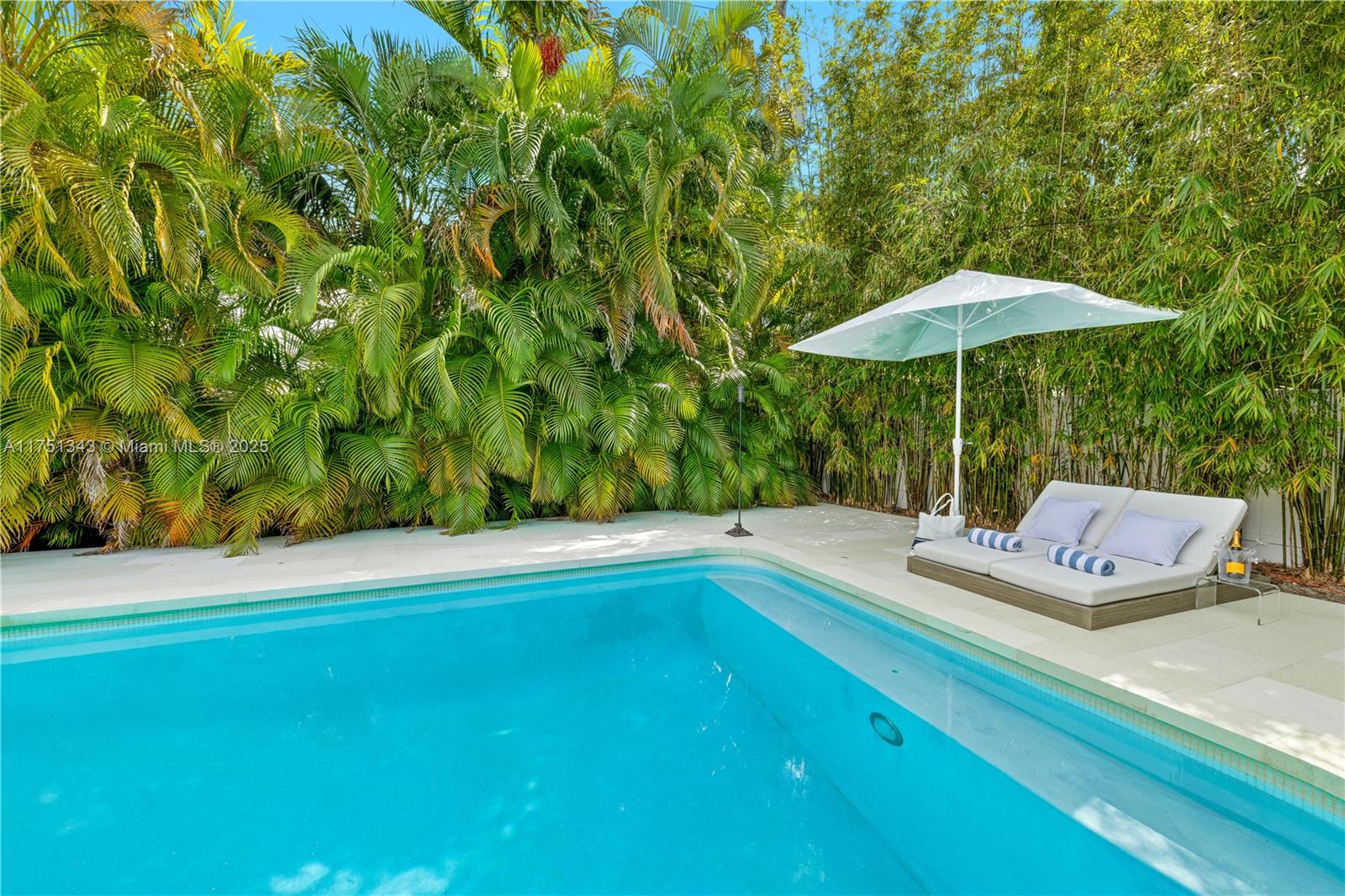 TROPICAL ISLE HOMES SUB - Residential