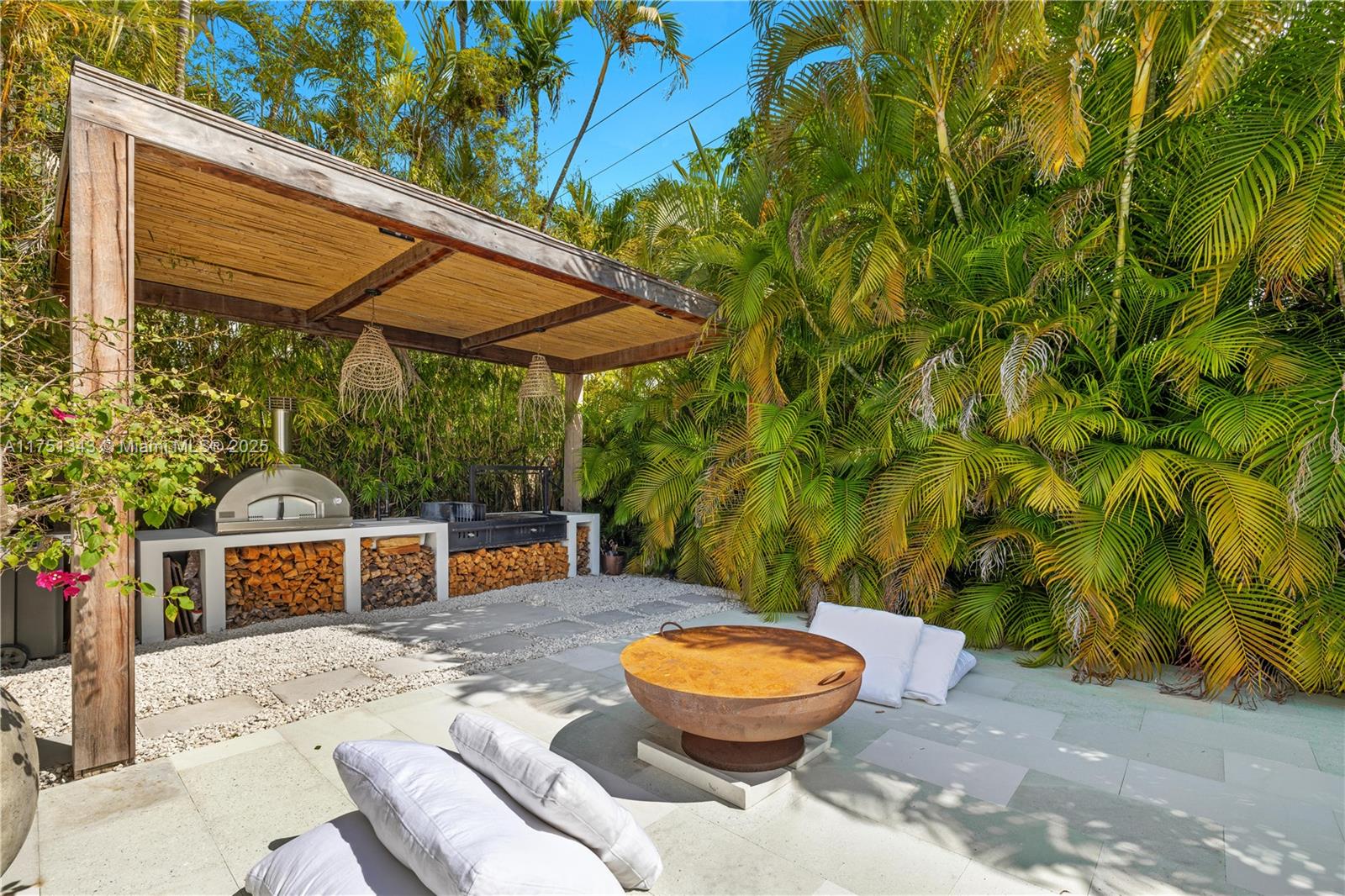 TROPICAL ISLE HOMES SUB - Residential