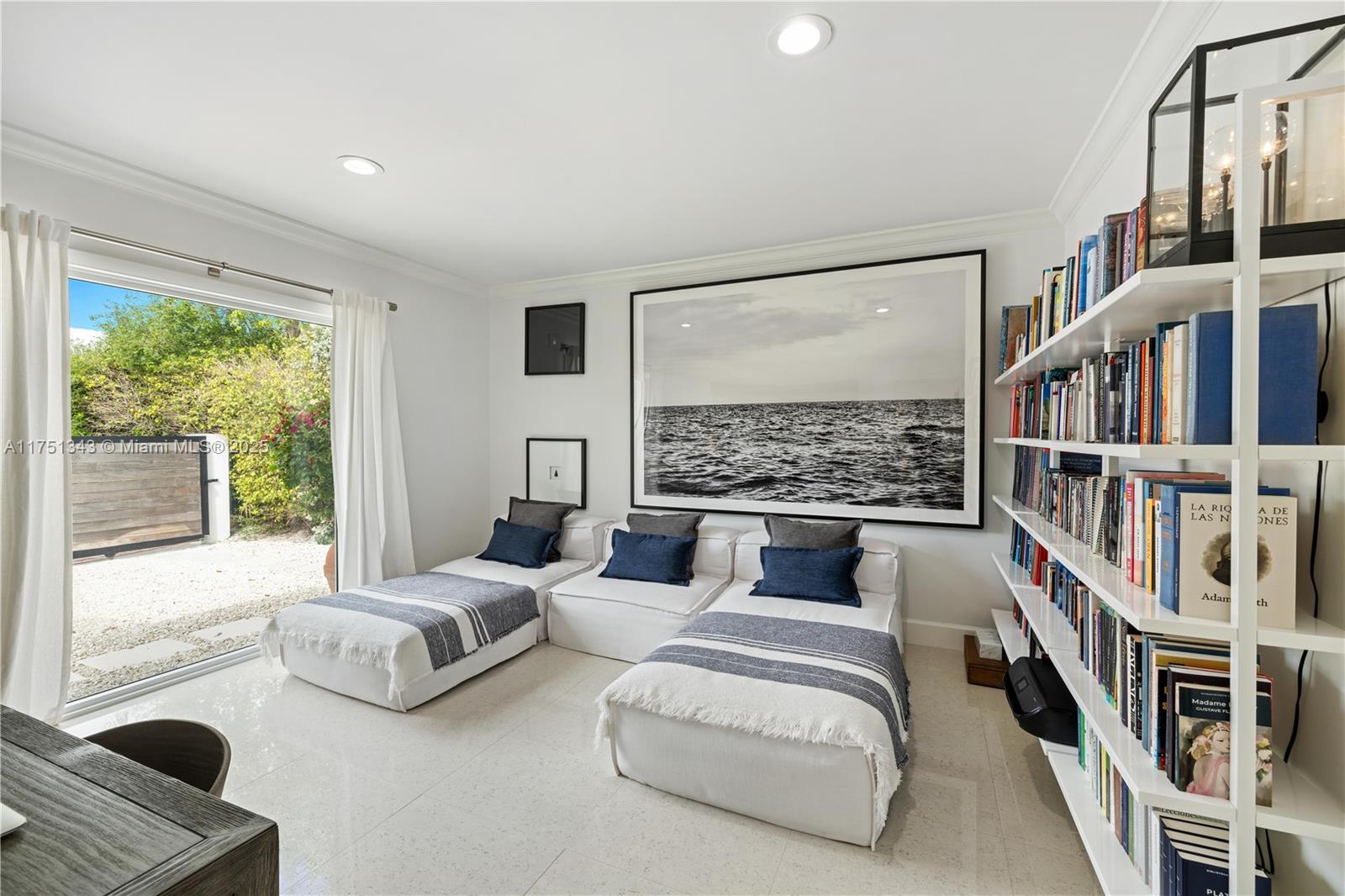 TROPICAL ISLE HOMES SUB - Residential
