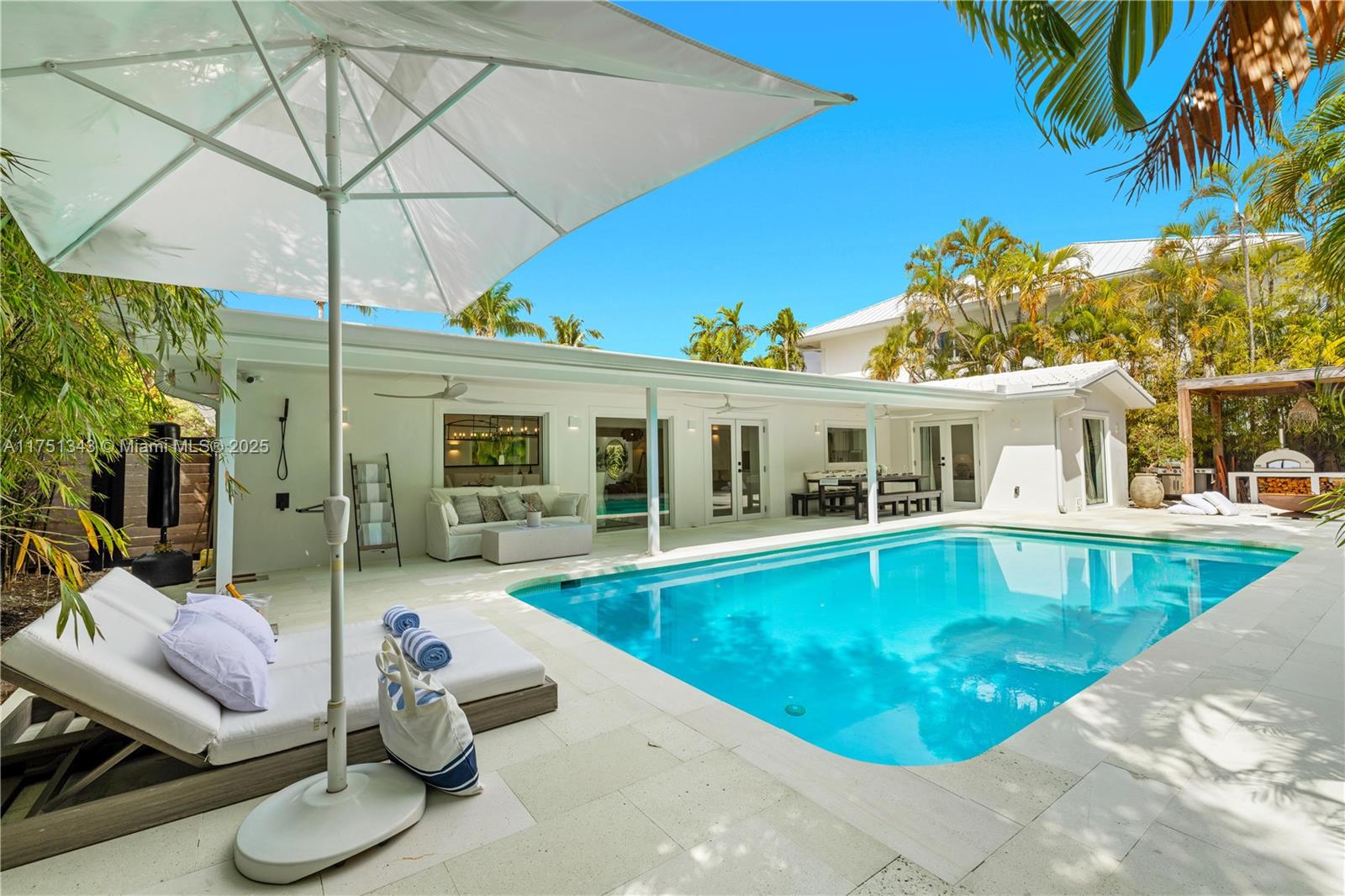 TROPICAL ISLE HOMES SUB - Residential