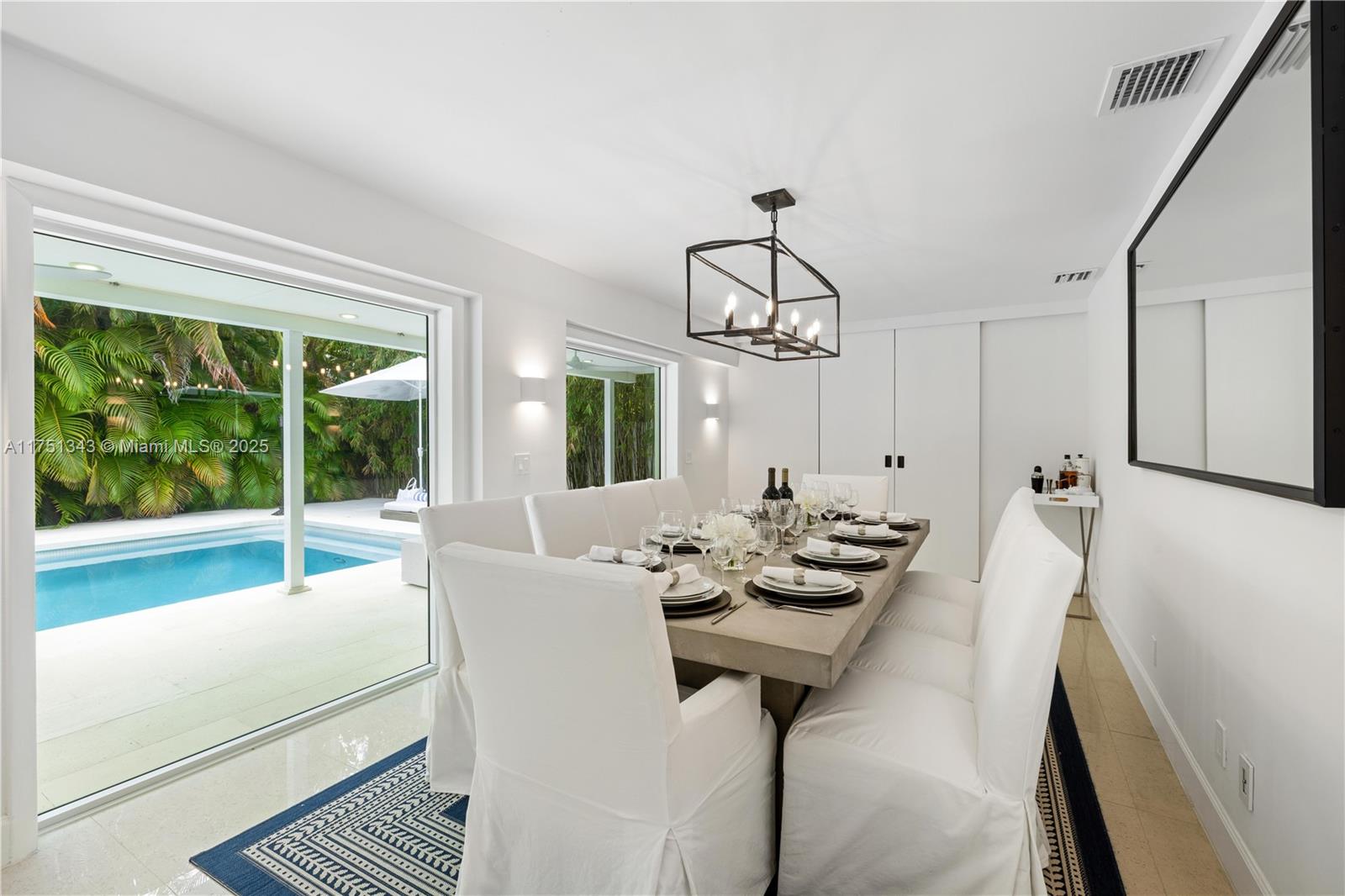 TROPICAL ISLE HOMES SUB - Residential