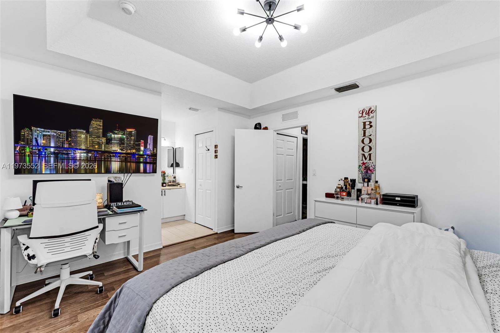 VENETIA GROVE - Residential